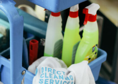 Voor een fris huis of nette werkplek kies je Direct Cleaning Service B.V., jouw schoonmaakbedrijf in Beverwijk voor particulieren, kantoren, winkels en VvE’s. We verzorgen periodieke schoonmaak, eenmalige schoonmaak, glasbewassing en oplevering.